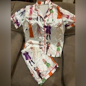 Taylor swift silky pajamas EUC